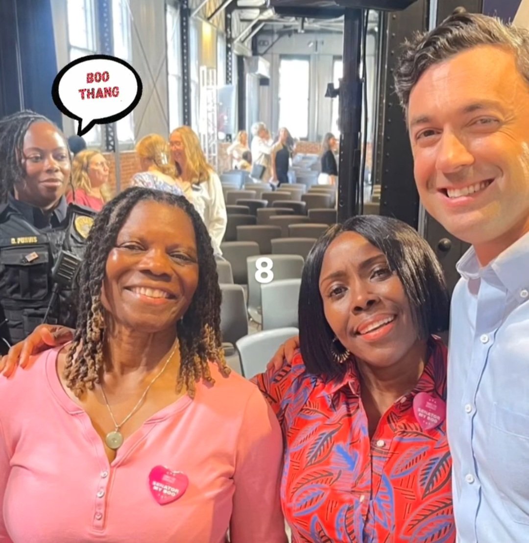 scquid's tweet photo. @QondiNtini @19thnews @JaquaviousFiel2 @Kimberly_Patton @AmandaLMcGee @SethTaylor1991 @emiranda_writes @ngozi_nnaka @LauraTJudge @PammyDee @danacoledares Someone thirsting there in back.๐
Don't mind me just an observation.
But...Protector of #SenatorMyBoo may need a button too.๐ฉท https://t.co/SB6B1moPVg