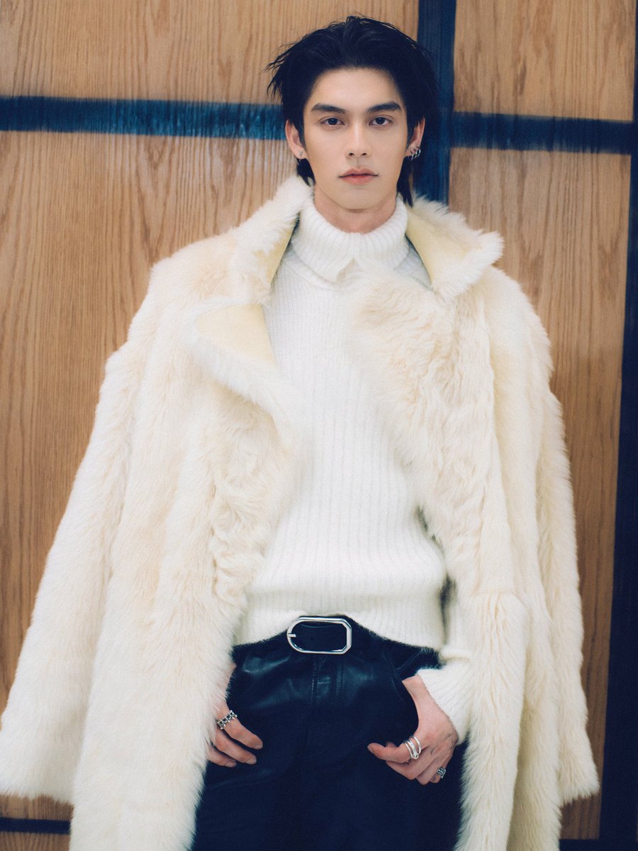 ImageofBRIGHT's tweet photo. Bright @Burberry
Photographed by me at the Burberry Summer 2027 show.

[ IG: harrisontsui ] 
🔗 https://t.co/ja4e3w2q6K

BRIGHT BURBERRY SUMMER 27
#BurberrySS27xBRIGHT 
#BurberryxBRIGHT
#Burberry #bbrightvc https://t.co/8Z6QeAXoI8