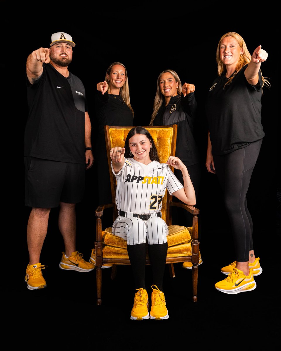 KyleeWhiting_28's tweet photo. It feels great to be a Mountaineer!!⛰️💛

Im so proud to announce my verbal commitment to play softball at App State!!

Thank you so much to all that have supported me, coaches, family and friends!

Thank you
@whitjones25  
@CoachDreswick 
@MattAlberghini 
@courtney_ogle12 https://t.co/pxlIvCxYUF