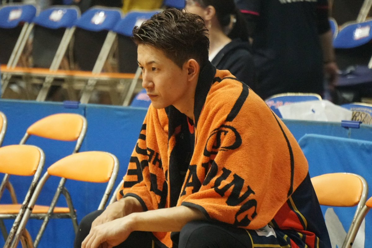 akitariri's tweet photo. 常に試合に熱く臨み、常にファンを楽しませてくれた選手。誰からも慕われ、いつも周りを笑顔にしていた印象。誰よりも勝ちに貪欲で自らチームを引っ張りながらも若手を育てようとする意識も強く感じた。本当に記憶にかなり残る選手です。これからもまた違った立場で日本🏀を牽引してほしい。#川村卓也 https://t.co/K9DeAQh9nb