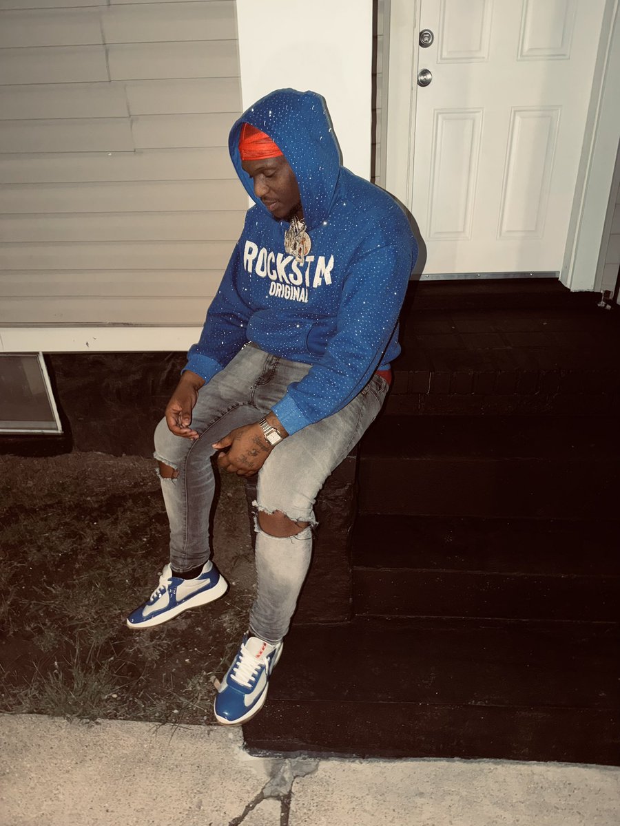 Trxpstarrceo's tweet photo. Motivate The Youth ๐๐ฏ #voiceofthehustlers๐ฃ๏ธ๐ฐ #sth4l #02๐๏ธ๐ https://t.co/Ufu7sgVsow
