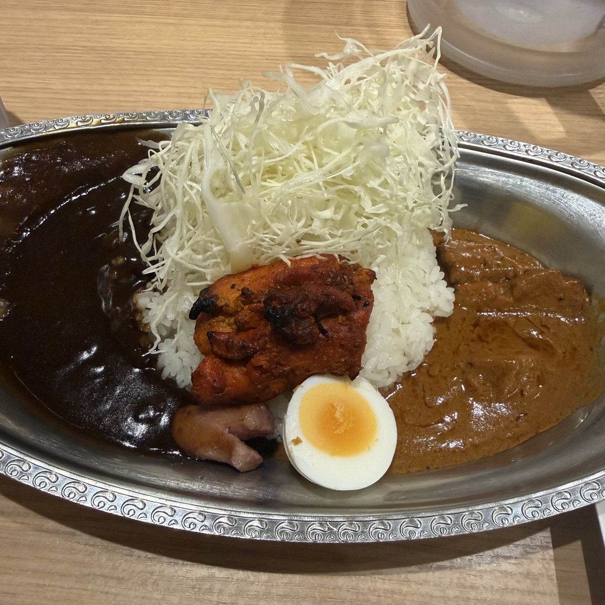 TORECA8888's tweet photo. 【毎日カレー163日目🍛】
本日のカレー：あいがけカレー
ひとこと:睡眠大事
#ゴーゴーカレー163日目
#ゴーゴーカレー
#トレカリージョン https://t.co/G52nXjunGG
