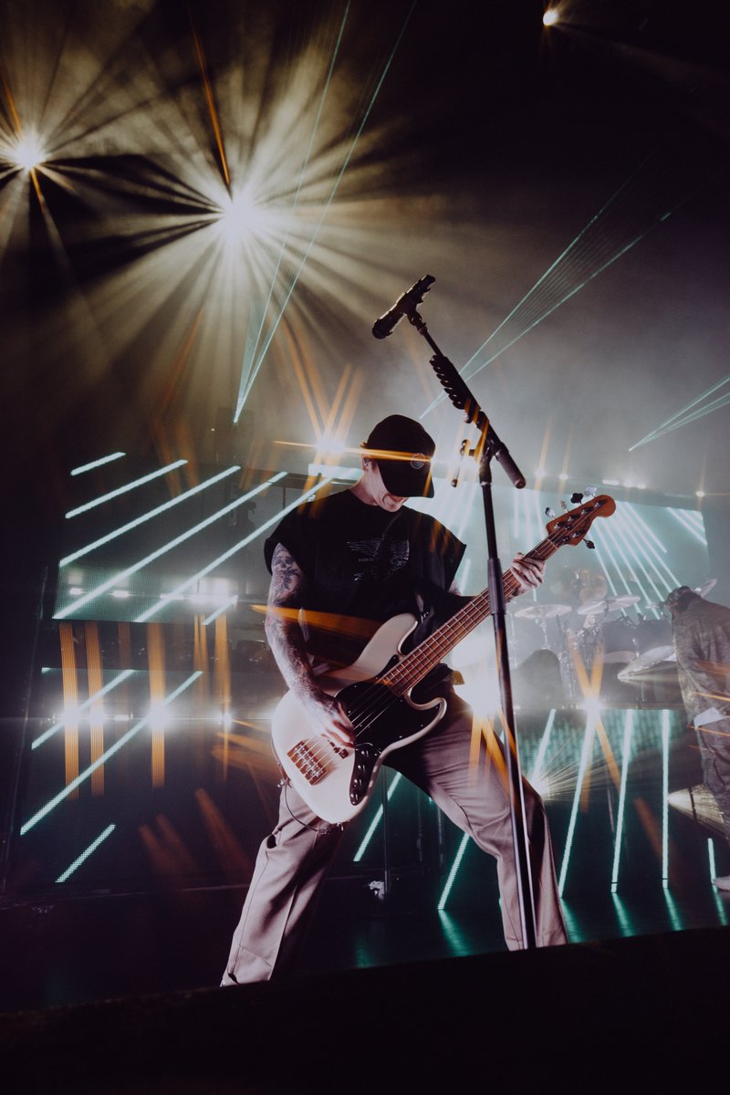 CaliberTV's tweet photo. Tomorrow. 12PM PST

The Amity Affliction  — “House Of Cards”

Live on CaliberTV

📸: @itiscarissa https://t.co/Pux0beUWbD