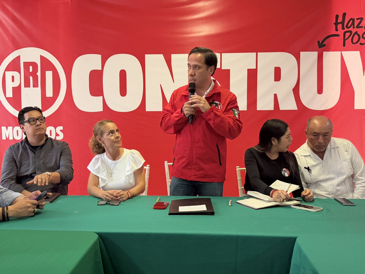 PRIMoroficial's tweet photo. Reunión de evaluación con el CDE del PRI Morelos. Seguimos trabajando en equipo, con el ejemplo de nuestro presidente nacional, @alitomorenoc , que no se detiene y lo da todo por México. ¡Aquí nadie baja el ritmo! 🇲🇽 https://t.co/U5OJ64bhD0