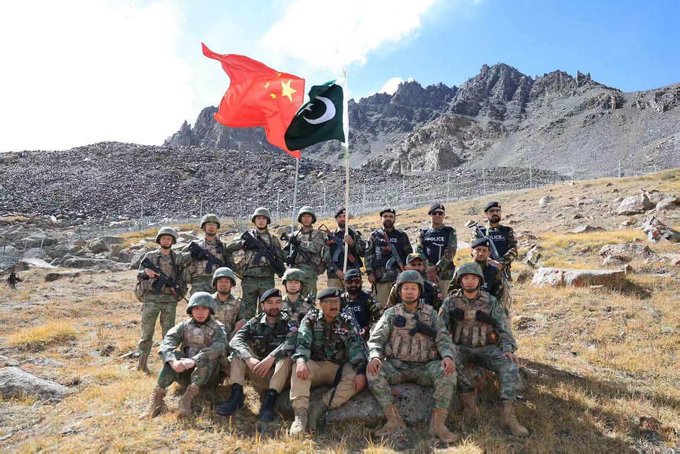 InshalSiddiquii's tweet photo. 🚨🇨🇳🇵🇰 Pakistan China Joint Military Excercise in Border Area in Gilgit Baltistan &amp; Mintak..🚀
#GuardiansOfHarmain https://t.co/1yUeE7nm1C