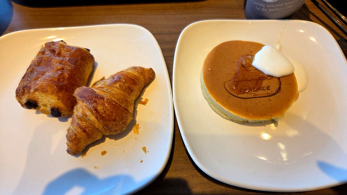 aki_feb's tweet photo. 本日の朝ごはん

センチュリーマリーナ函館
朝食ビュッフェ

全部美味しいし
もっと色んなの食べたかったけど
満腹過ぎて…

温泉も良かったし
景色も良かったし
全部最高だった🎵🎵🎵

#函館 
#センチュリーマリーナ函館 https://t.co/wvOghb412U
