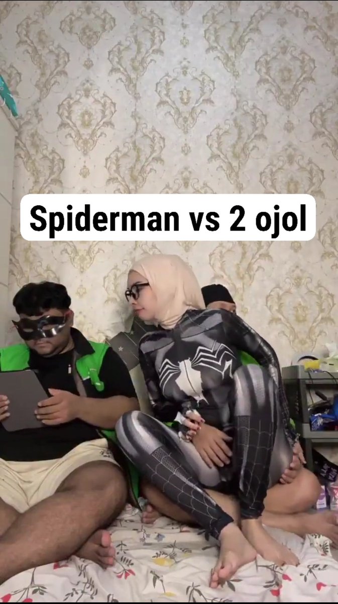 ArgaFajarSdy's tweet photo. Spiderman vs 2 ojol

https://t.co/GFSWsyuqDE

https://t.co/8Yx0sFF9R6

https://t.co/D2OVAJloNI https://t.co/XulO8bwUrP