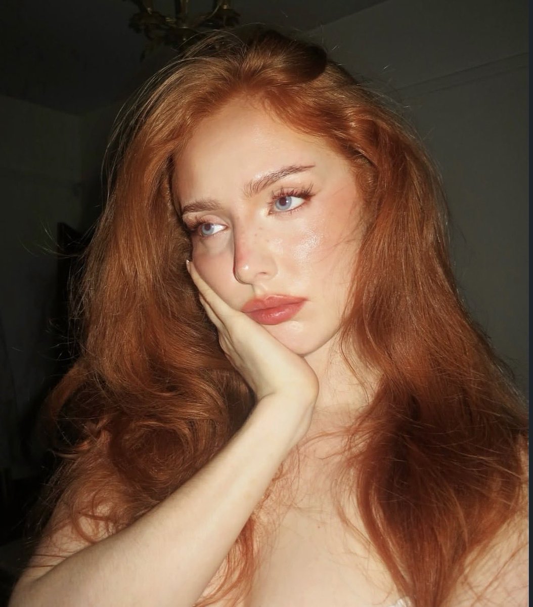 aleerathesirena's tweet photo. FACE CARD                     BODY CARD https://t.co/67jriTcwQH