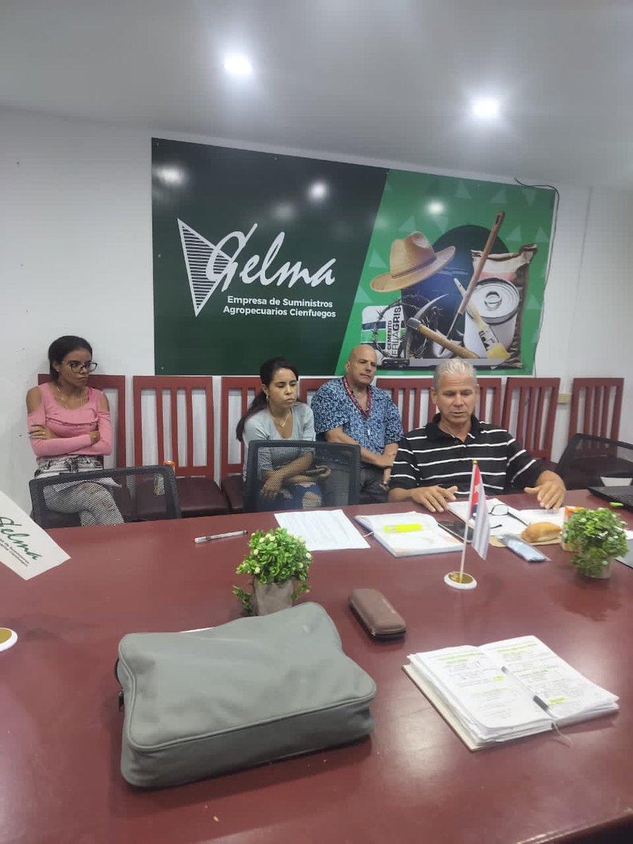 SuminitrosCFG's tweet photo. Hoy llegó la comisión liderada por el Vicepresidente Primero Idalberto Salgado Almaguer de nuestra OSDE #Gelma, a nuestra provincia de Cienfuegos, dando seguimiento a la Implementación de las 176 Transformaciones Económicas Sociales  y de la Propuestas del Plan de la Economía2027 https://t.co/zPONHMhDkz