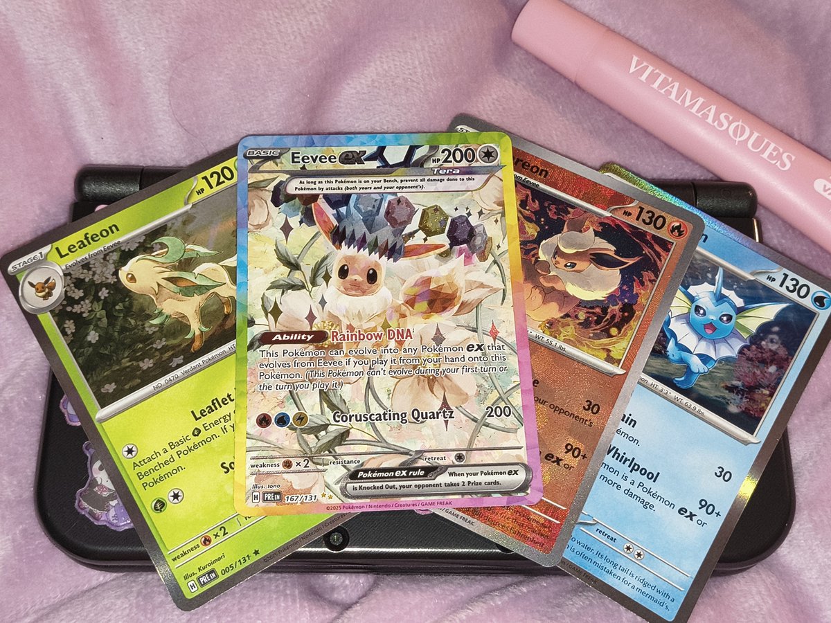 tiniluvrs's tweet photo. eeveelution pulls from today :3 finally managed to get a prismatic evolutions booster box from da vending machine at my job!! https://t.co/zZBM3Onovh