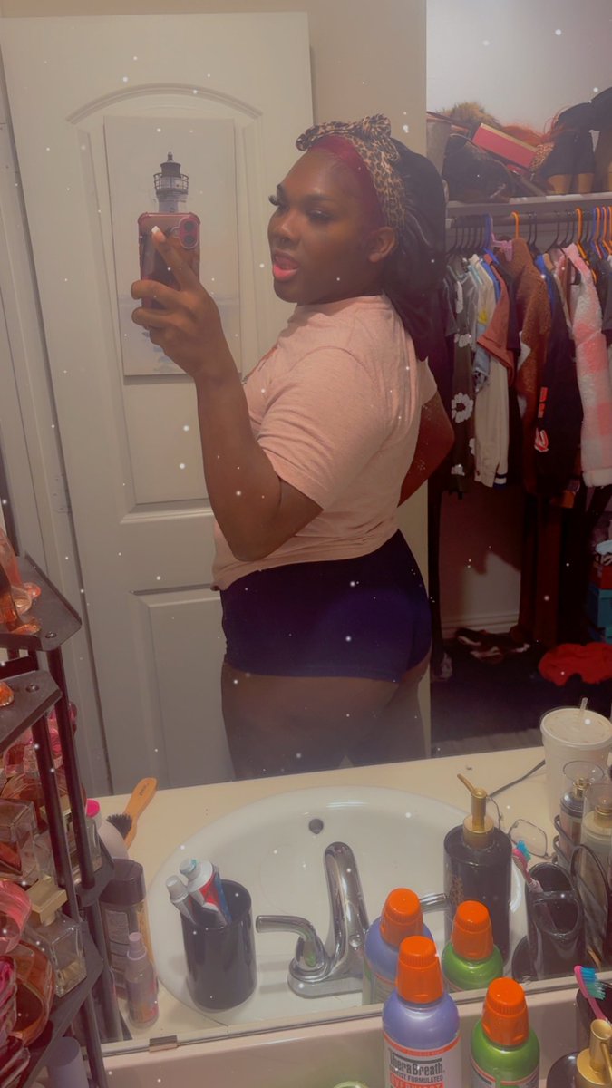 Va44805Val's tweet photo. 😗😗😉 #dallas #dallasmeets #throatgoat https://t.co/iGbbteO8fK