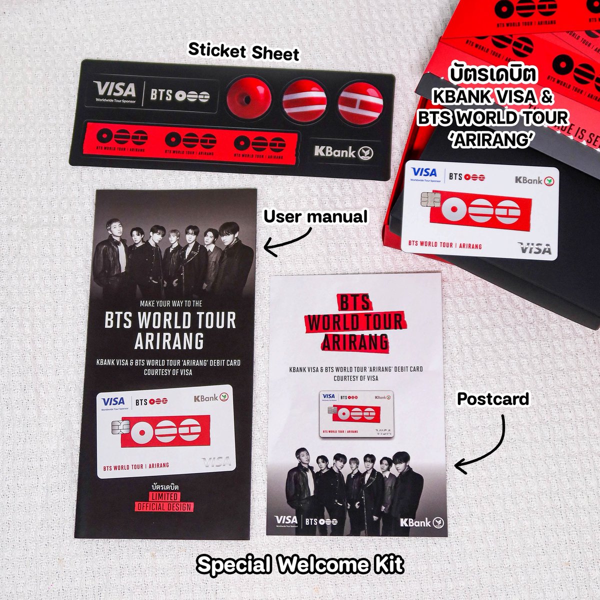 letstalkaboutKR's tweet photo. มาแล้วววว อาร์มี่มามุง!
บัตรเดบิตวีซ่ากสิกรไทย BTS WORLD TOUR ‘ARIRANG’ ลายคอนอารีรัง ดีงามมาก😍
สมัครบัตรเดบิตฯ มีสิทธิลุ้นบัตรคอน #BTS ที่ไทยด้วยนะ แล้วแอดชอบตรงที่ได้สิทธิ์เข้าเลาจน์ Miracle หรือ Coral ฟรี 1 สิทธิ/บัญชี/ปี คือคุ้มมาก!

> บัตรเดบิต KBANK VISA & BTS WORLD TOUR ‘ARIRANG’ มาพร้อม Welcome Kit ประกอบด้วย โปสการ์ดลายศิลปิน BTS 7 คน สติกเกอร์สัญลักษณ์คอนเสิร์ต BTS WORLD TOUR ‘ARIRANG’
และ ธีม K PLUS รวมถึง e-Slip ~ 
เอาสติกเกอร์ไปแต่งบง แปะกระเป๋าเดินทางใดใดคือเริ่ดเลย!

> สมัครบัตรเดบิตฯ มีสิทธิลุ้นบัตรคอนเสิร์ตบังทัน ที่กรุงเทพฯ และถ้าใช้จ่ายบัตรตามที่กำหนดได้สิทธิลุ้นบัตรเพิ่มอีก! 
> ระยะเวลาร่วมกิจกรรม 22 กันยายน 2569 – 31 ตุลาคม 2569
> ลุ้นรับตั๋วคอนเสิร์ต BTS WORLD TOUR 'ARIRANG' IN BANGKOK ในวันที่ 5 ธันวาคม 2569 จำนวน 1 ที่นั่งต่อท่าน มูลค่า 6,300 บาท รวมทั้งหมด 20 ที่นั่ง

> สมัครผ่าน K PLUS หรือ ธนาคารกสิกรไทย ทุกสาขา ~ ค่าธรรมเนียมแรกเข้า 899 บาท ค่าธรรมเนียมรายปี 599 บาท (ยกเว้นค่าธรรมเนียมรายปีปีแรก)

🗓️สมัครได้ตั้งแต่ 22 กันยายน 69 – 30 มิถุนายน 70