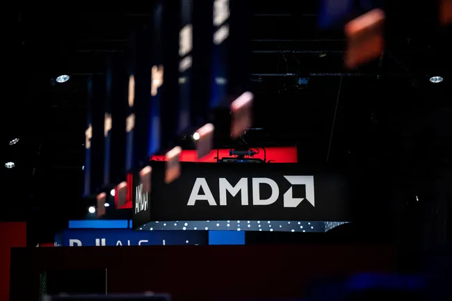 framebuffer_br's tweet photo. A AMD ultrapassou a marca de US$ 1 trilhão em capitalização de mercado, impulsionada por um aumento significativo no preço das ações e o impacto do mercado de aceleradores de IA, juntamente com a competição com a Intel. A empresa se juntou a outras gigantes como Nvidia, ➡️ https://t.co/3k9hhMnWKY