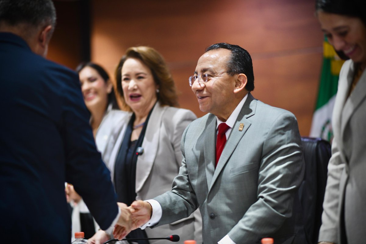 ConatribMx's tweet photo. @MagRafaelGuerra 3/3 El Magistrado Gilberto de Guzmán Bátiz García, Presidente del #TEPJF; la Magistrada Ariadna Camacho Contreras, Presidenta del #CNTFJA; y el Magistrado Diego Armando Guerrero García, integrante del Tribunal de Disciplina Judicial del #PJCDMX y Presidente de la #ANATRIDJ. https://t.co/VBY0UjTVaq