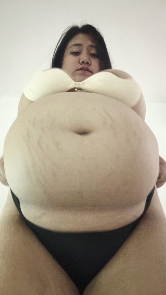 SweetChubbyRen's tweet photo. I think I overate a lil bit - POST STUFFING BELLY PLAYS AND HORNY MOANS. https://t.co/V3EEOL2oX5 https://t.co/2AaENWUpZ7
