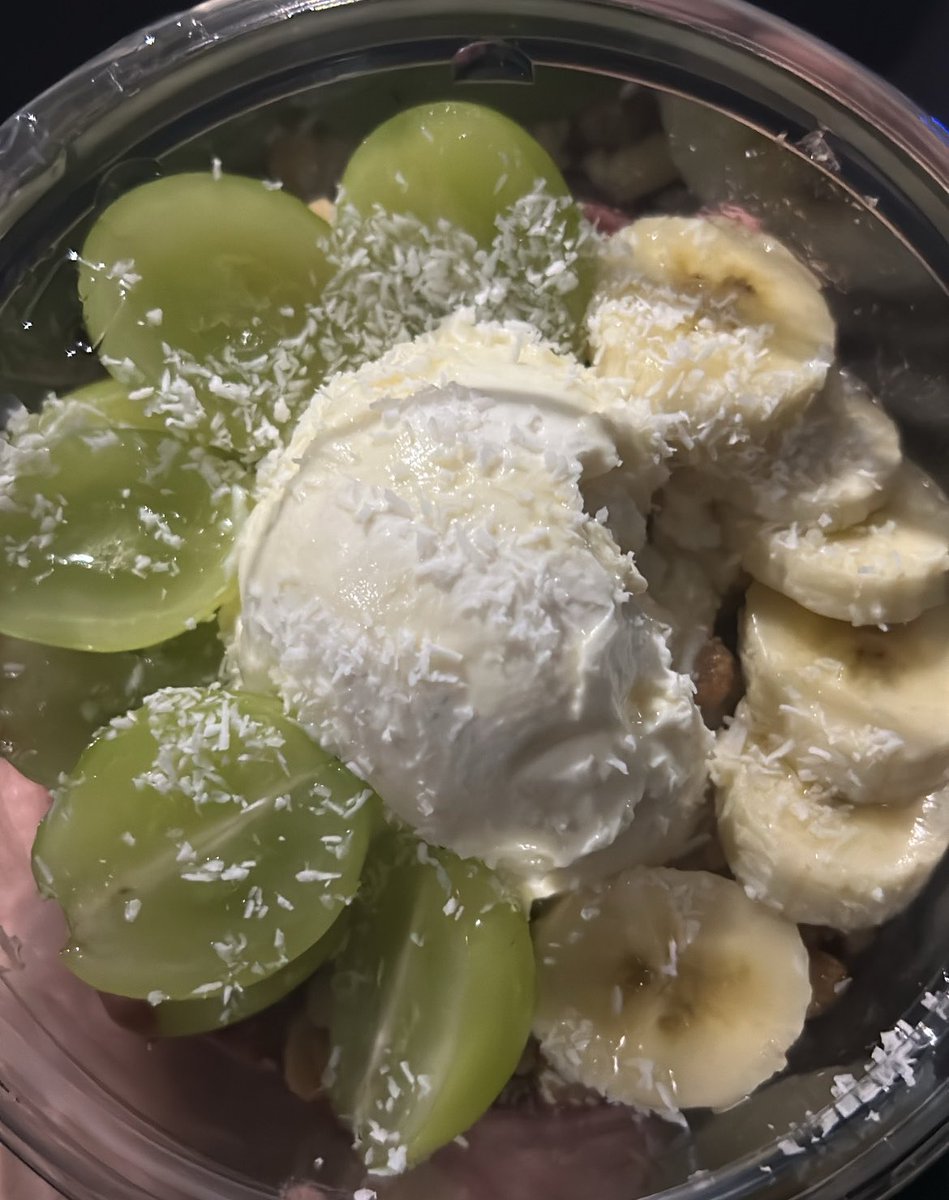 FEEL__RaN_'s tweet photo. ゴールドキウイがお肌にいいと聞いて最近は夜にゴールドキウイを食べることが多い🥝
お肌綺麗になるといいなぁ！

今日はｽﾀｰﾄとﾗｽﾄを本指様が
埋めてくれてて朝からﾊﾋﾟﾊﾋﾟ🫶🏻
  いつもありがとうございます🌷︎𓂃

昨日食べたｼｬｲﾝﾏｽｶｯﾄのアサイーボウル🍇
うまうまさんでした🐴🤍 https://t.co/dYT3ppKmkl