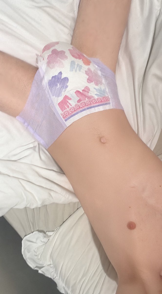 kailovespullups's tweet photo. been wearing this since college this morning hehe

#abdl #tbdl #goodnites #diaper #diapers #pullups https://t.co/LDTMJV0kM0