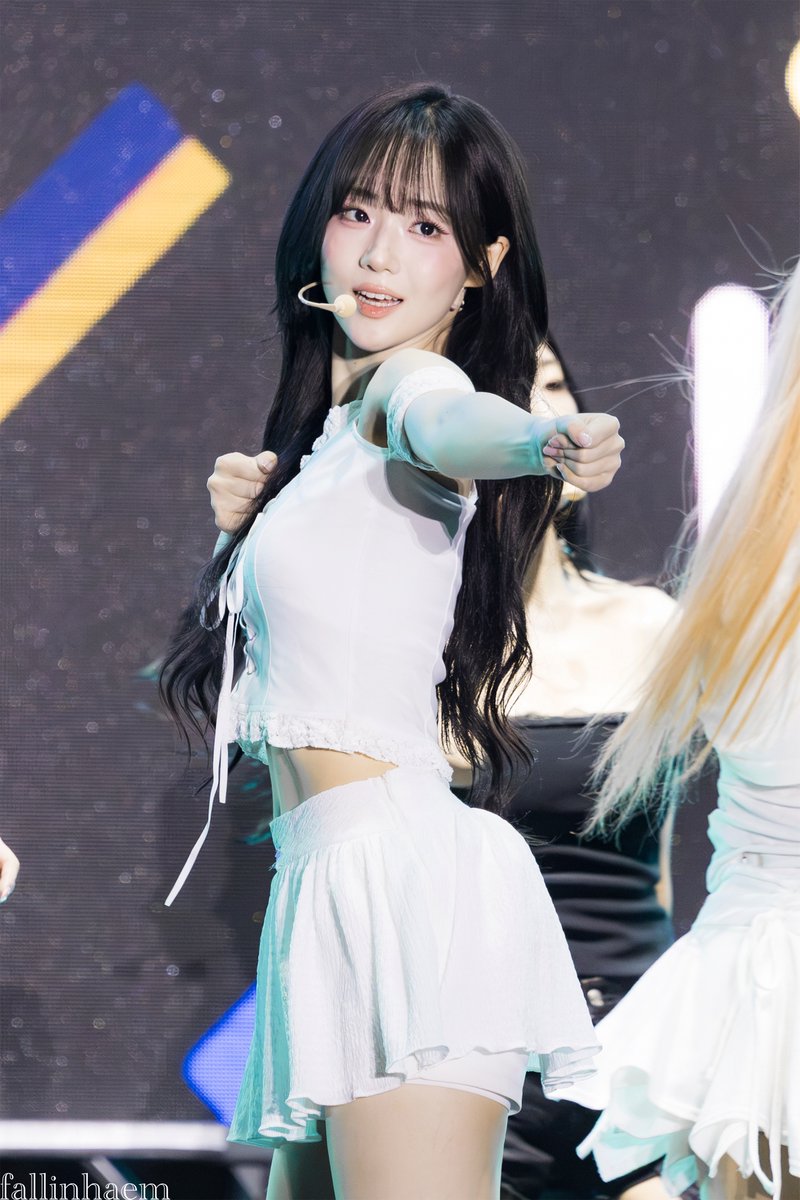 fallinhaem's tweet photo. 260920 안양춤축제 HQ

즐거운 추석 보내세요🌕

#윤서연 #서연 #트리플에스
#Seoyeon #triples https://t.co/WRkAZsvq4u
