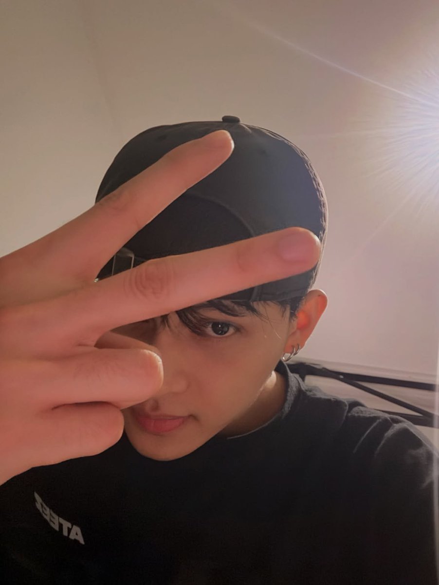 dayonee_global's tweet photo. [🐺] #DAYONE_MARK_IGP 20260921

😛

🔗: https://t.co/YNnSyXYVqt

#DAYONEofficial #DAYONE_MARK  (1/2) https://t.co/zIuFGX6sjf