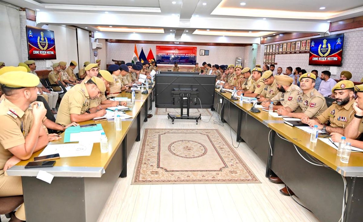 SrinagarPolice's tweet photo. #𝗦𝗦𝗣𝗦𝗿𝗶𝗻𝗮𝗴𝗮𝗿 𝗖𝗵𝗮𝗶𝗿𝘀 𝗖𝗼𝗺𝗽𝗿𝗲𝗵𝗲𝗻𝘀𝗶𝘃𝗲 𝗖𝗿𝗶𝗺𝗲 & 𝗦𝗲𝗰𝘂𝗿𝗶𝘁𝘆 𝗥𝗲𝘃𝗶𝗲𝘄 𝗠𝗲𝗲𝘁𝗶𝗻𝗴.
#SeniorSuperintendentofPolice (SSP), Srinagar, Dr. G.V. Sundeep Chakravarthy (IPS), chaired a high-level *Crime and Security Review Meeting* at the Police Control Room (PCR) Kashmir. 
The meeting aimed to assess the prevailing security scenario, review operational preparedness, and evaluate the disposal of crimes, with a specific focus on cases under the Unlawful Activities (Prevention) Act (UAPA), Narcotic Drugs and Psychotropic Substances (NDPS) Act, and other social offenses. The review meeting was attended by Zonal Superintendents of Police, SP Headquarters, DySP Headquarters, Sub-Divisional Police Officers (SDPOs), Station House Officers (SHOs), and other senior officers of the Srinagar District Police. During the session, the overall crime landscape of Srinagar was reviewed in detail. Threadbare discussions were held to enhance the quality of investigations and prosecution to improve conviction rates across general crime, POCSO, crimes against women etc. SSP Srinagar conducted a meticulous performance audit across all Zones, Sub-Divisions, and Police Stations, laying special emphasis on the swift disposal of pending backlog cases and the robust implementation of the Nyaya Sanhita. Addressing the officers, Dr. G.V. Sundeep Chakravarthy directed intensified action against drug trafficking. He instructed officers to systematically dismantle NDPS hotspots, map forward and backward linkages in all Narcotics and Terror-funding cases, and strictly initiate financial investigations to freeze bank accounts and attach properties derived from illegal crime proceeds. While reviewing the security grid, the SSP evaluated the operational readiness and deployment of personnel across the city. He directed field formations to strengthen counter-insurgency operations, intensify area domination exercises, and increase checkpoint (naka) checking at vulnerable locations and inter-district borders. Stressing that security protocols must remain dynamic and responsive to emerging threats, the SSP concluded the meeting by ordering round-the-clock vigilance and seamless coordination among all field units to safeguard public order and maintain peace and public order across Srinagar. #SrinagarPolice remains committed to safeguarding the peace and security of the Nation.@JmuKmrPolice @KashmirPolice @DrGVSundeep_IPS @Sleet_Shah