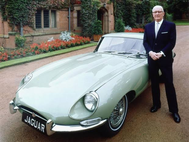 UltimativCars's tweet photo. (Background knowledge)
Before I continue w/ #Jaguar|s former "Mark/Mk-Series":
yes, the company had models called Mark 1/Mk 1 to Mark 10/Mk X, but there was never a "#Mark3/#Mk3"!
Which is the reason, for this current "short" amount of tweets about Jaguars early model-history. https://t.co/QMDVZbiME7