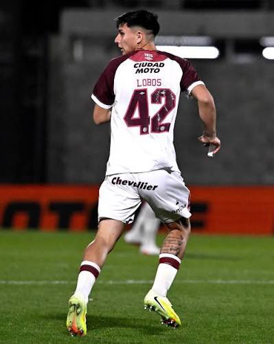 facugrana7's tweet photo. ESPECTACULAR LOBOS!! En su primer partido como titular y contra un semifinalista de Libertadores, no le peso la responsabilidad, hizo un gol y jugo barbaro. Hay que confiar en los pibes, no por nada tenemos una de las mejores inferiores del pais. Vamos Grana!! 💪🏾🇱🇻 https://t.co/XN2pr7pqOQ