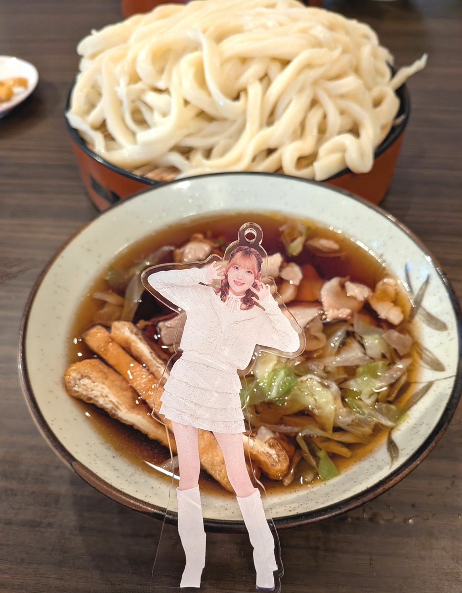 0lsayumi14's tweet photo. 朝食を抜いてブランチで「元祖田舎っぺ熊谷市役所前店」へ！
（10時開店）

冷やし肉・大盛り
冷やし塩キノコ・盛り（並盛り）

盛り400g
大盛り500g
美味しい！お腹いっぱい！
でもお腹いっぱいすぎて眠い！
もう帰りたい！
でも帰らない！

3㎏とかもあったよ、江口紗耶さん！！

#江口紗耶 https://t.co/NDYxcvLOXp
