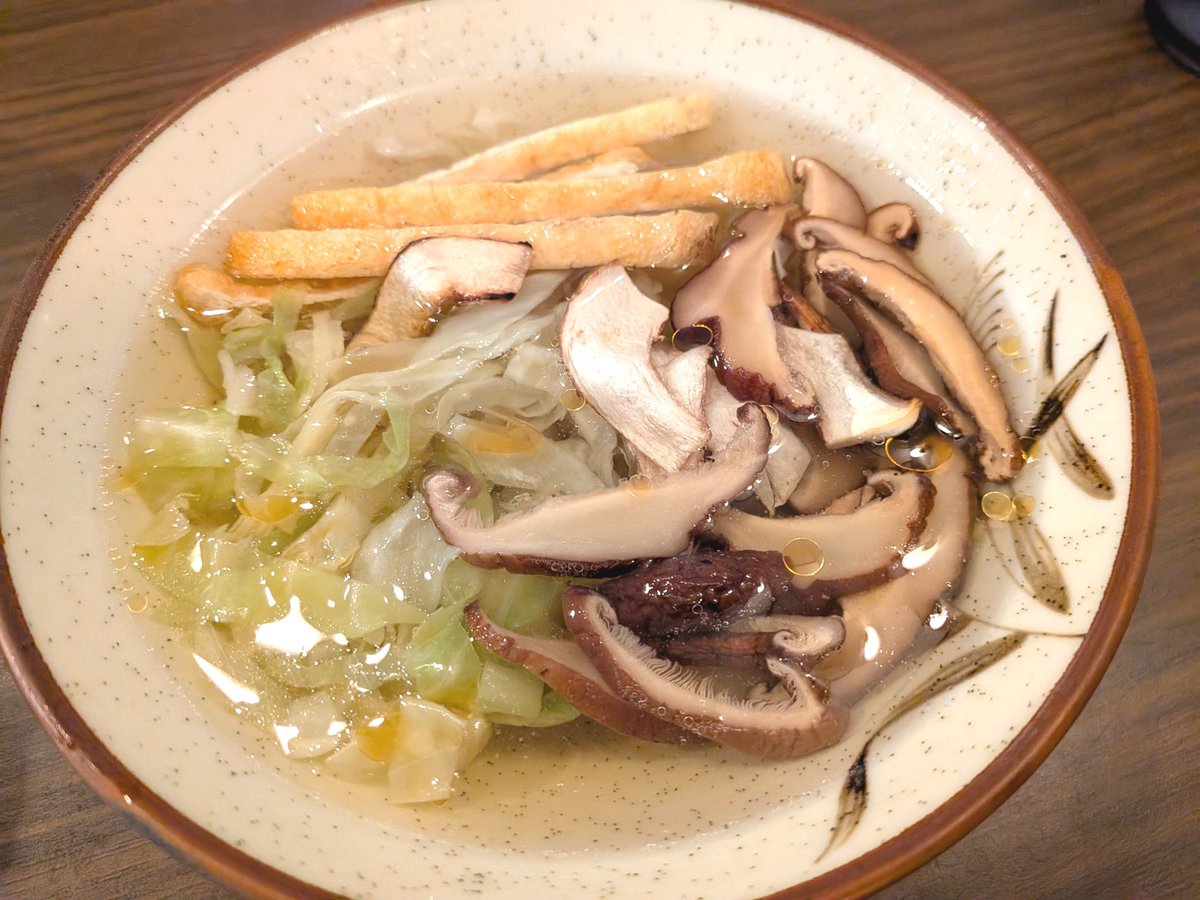 0lsayumi14's tweet photo. 朝食を抜いてブランチで「元祖田舎っぺ熊谷市役所前店」へ！
（10時開店）

冷やし肉・大盛り
冷やし塩キノコ・盛り（並盛り）

盛り400g
大盛り500g
美味しい！お腹いっぱい！
でもお腹いっぱいすぎて眠い！
もう帰りたい！
でも帰らない！

3㎏とかもあったよ、江口紗耶さん！！

#江口紗耶 https://t.co/NDYxcvLOXp