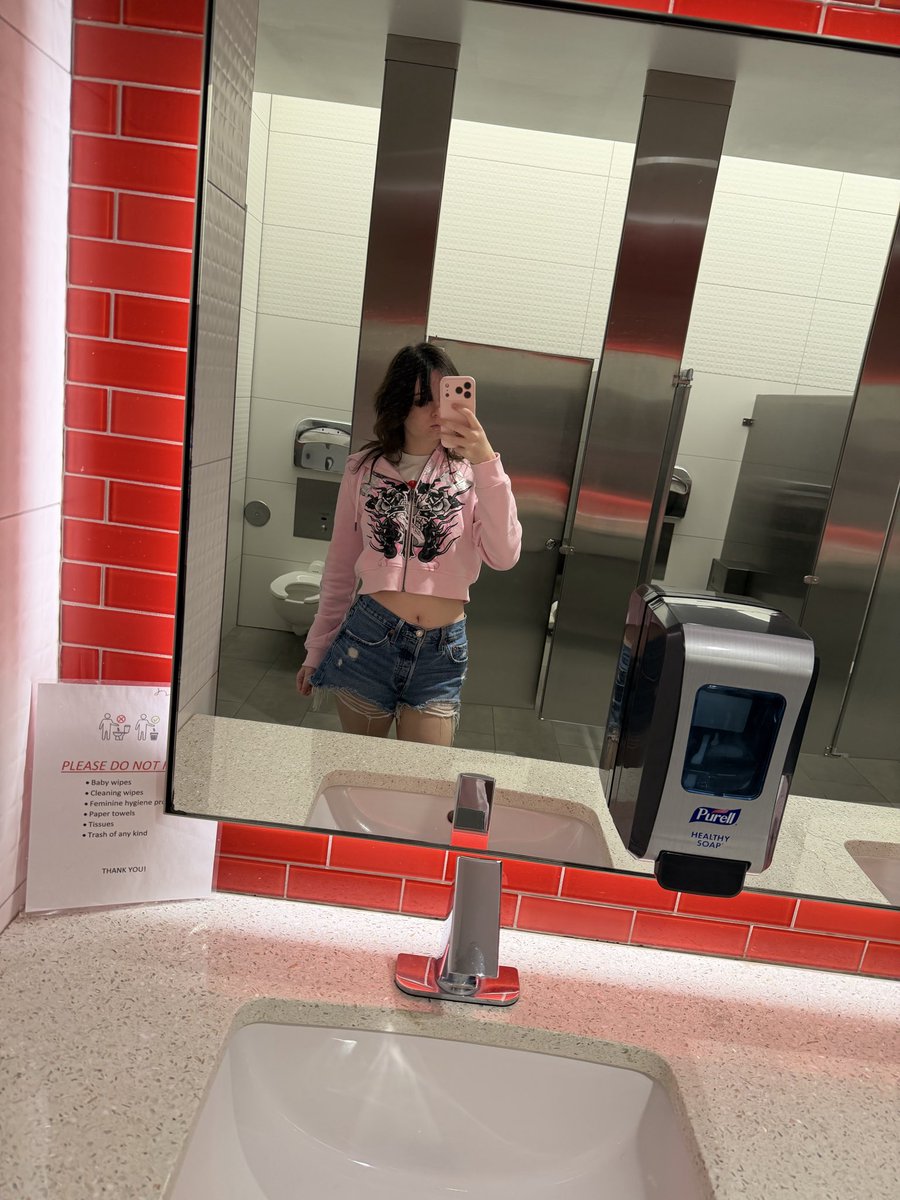 ChelseaDub0's tweet photo. Looking for paypigs https://t.co/8NhEcn3vZx