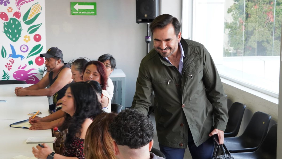 EipCDMX's tweet photo. Escuchar a las y los vecinos es el primer paso para construir una ciudad más ordenada e incluyente. 🏡✨

Me reuní con vecinas y vecinos de la colonia Xalpa, en la alcaldía Iztapalapa, para dialogar sobre el ordenamiento territorial y reflexionar sobre la evolución de los programas delegacionales conforme a la normativa vigente.

El territorio se transforma y nuestras comunidades avanzan cuando el diálogo y la planeación urbana van de la mano.