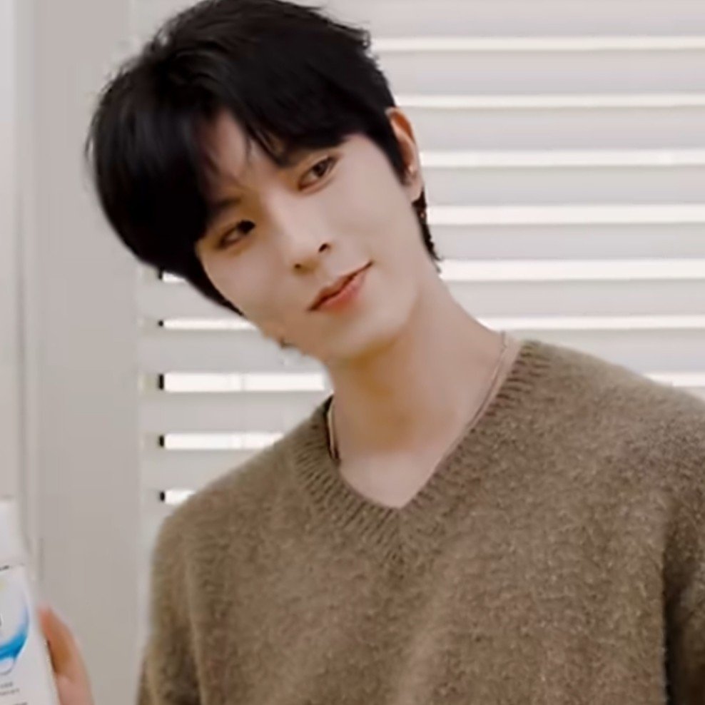 chopchopmad's tweet photo. the soft looks really looks good on him🧡🤗🫳 https://t.co/WooJrii5TY