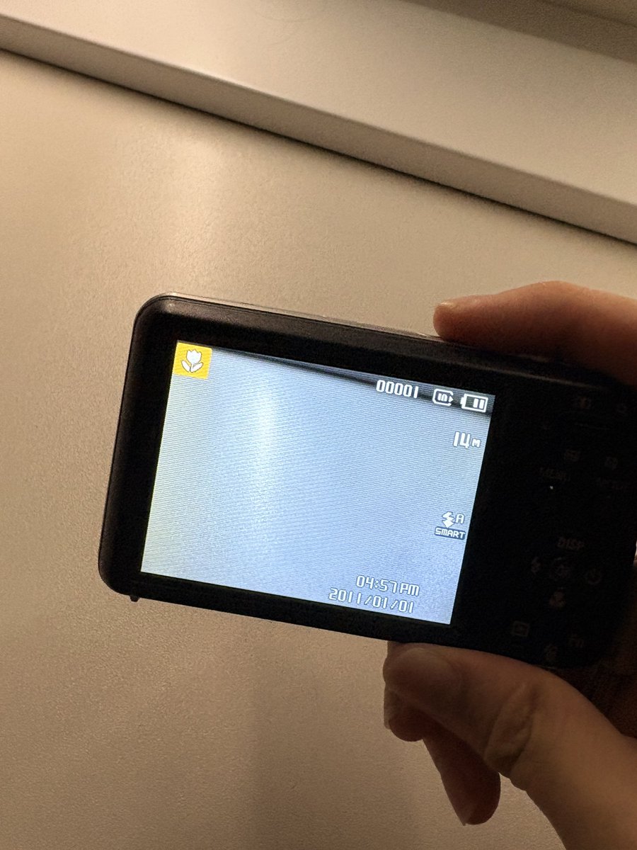 matchaeyah's tweet photo. 𑣲 wts lfb digicam ph

— .☘︎ ݁˖ Pink Samsung PL120
- 14.2 megapixels
- 5x optical zoom lens
- Dual LCD with selfie screen

NO ISSUES &amp; GOOD AS NEW !

inclusions:
- Battery, Charger, &amp; Case

mop: gcash 
mod: lalamove/j&amp;t https://t.co/oeHxcmXoMe