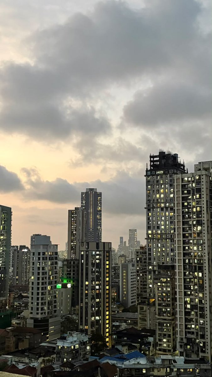 jakerantsonx's tweet photo. Good Morning Mumbaiiii

#mumbai https://t.co/5AVnZhZ9NQ