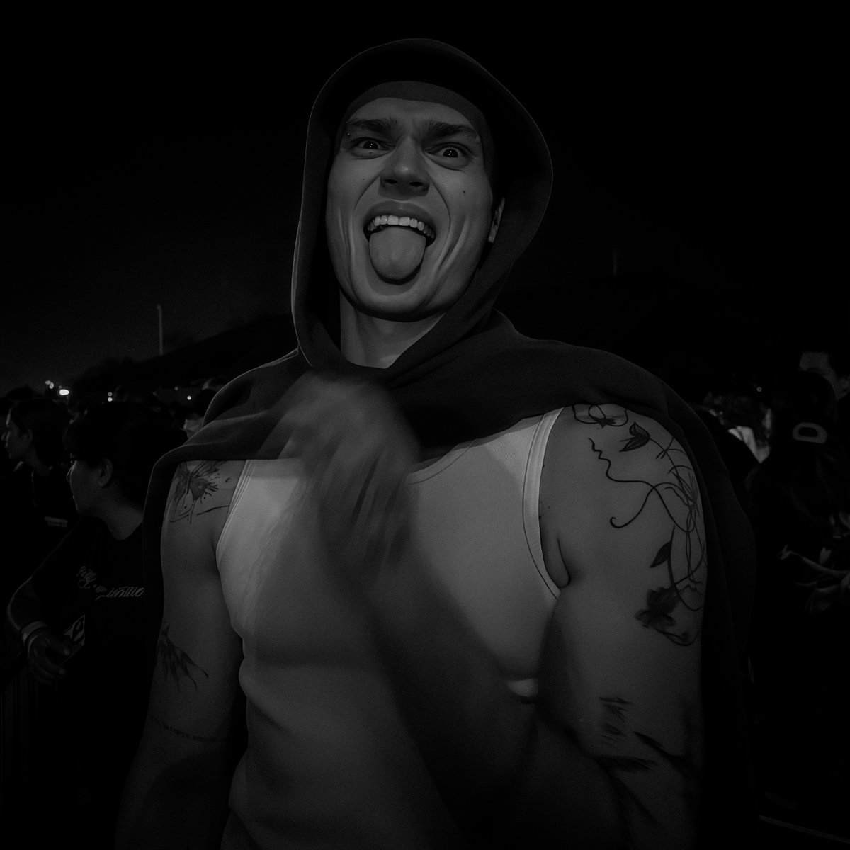 ciesblanc's tweet photo. @schypzet Faltou essa, bem chucro! https://t.co/snM7mO5j04