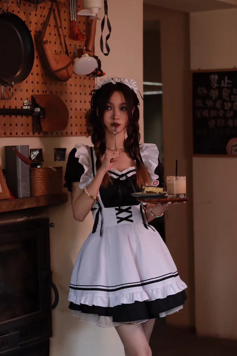 Yayyy6c's tweet photo. ☕️#女仆 #coser #cos https://t.co/ju7j5AX1Yv