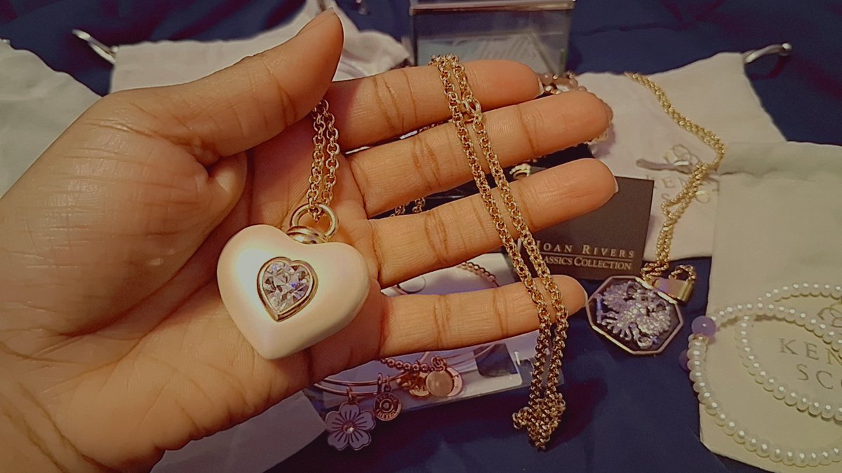 Prettiluxurious's tweet photo. A loyal dove helped fund my jewelry collection 💖🪎
kendra scott, so many alex + ani brackets andd my vintage joan rivers shipment came today!!
I need another jewelry rack 😝 shiny jewels are my weakness https://t.co/yQq1sqbys0