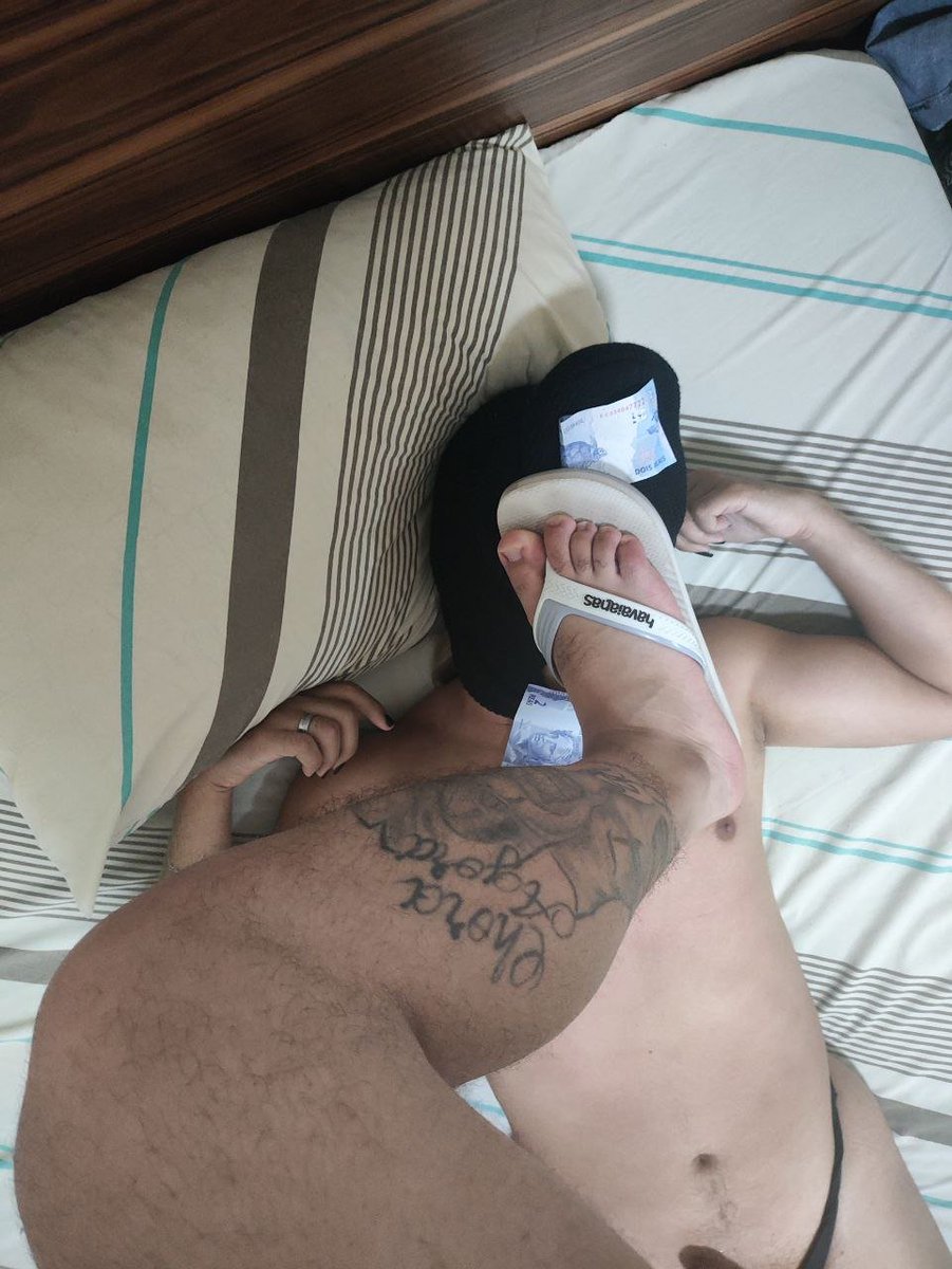 DomFolgadosp's tweet photo. Como e bom pisar na cabeça de uma otária 

#sub #submisso #slave #bdsm #dominacao #cadela #pes #feet #cashmaster #findom #alphamale #pes #fetiches #pes #c https://t.co/U19Go04Uoe