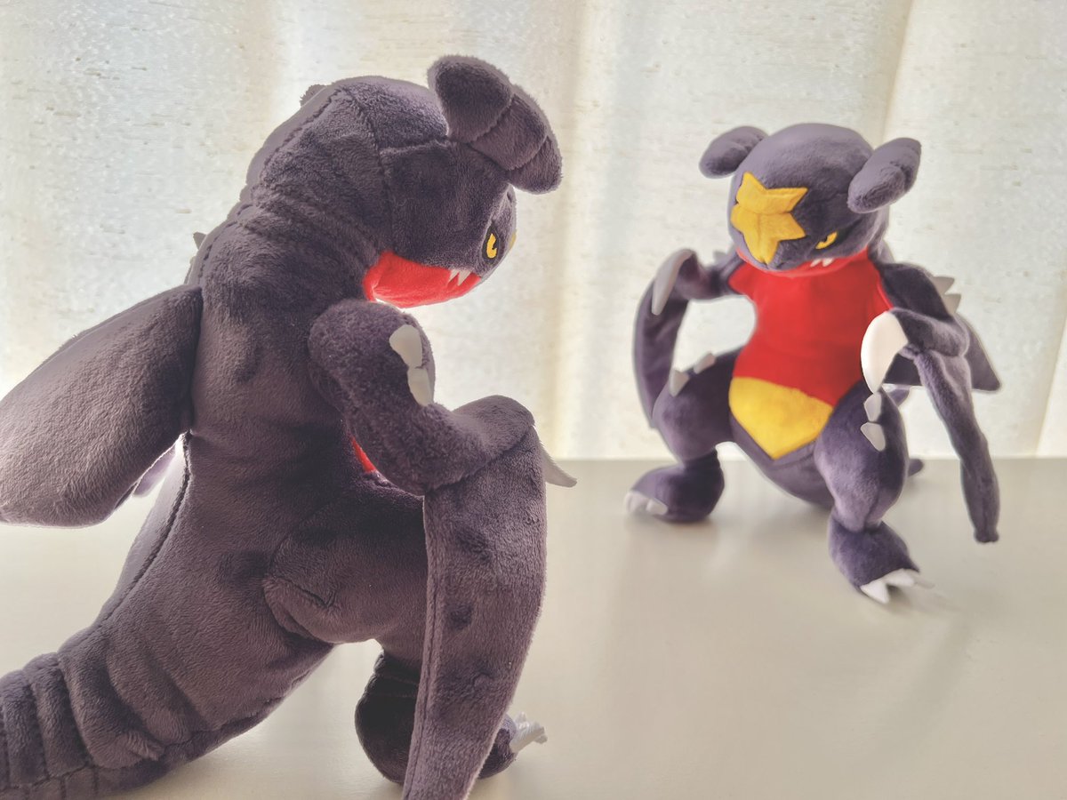 aquamarine0424's tweet photo. (スカーフか…？)　　　　　(スカーフか…？)
(メガZか…？)　　　　　　(メガZか…？)
(タスキか…？)　　　　　　(タスキか…？)
(交代か…？)　　　　　　　(交代か…？)
(耐久型か…？)　　　　　　(耐久型か…？)
(ゾロアークか…？)　　　　(ゾロアークか…？) https://t.co/8ZoOpHTA9x