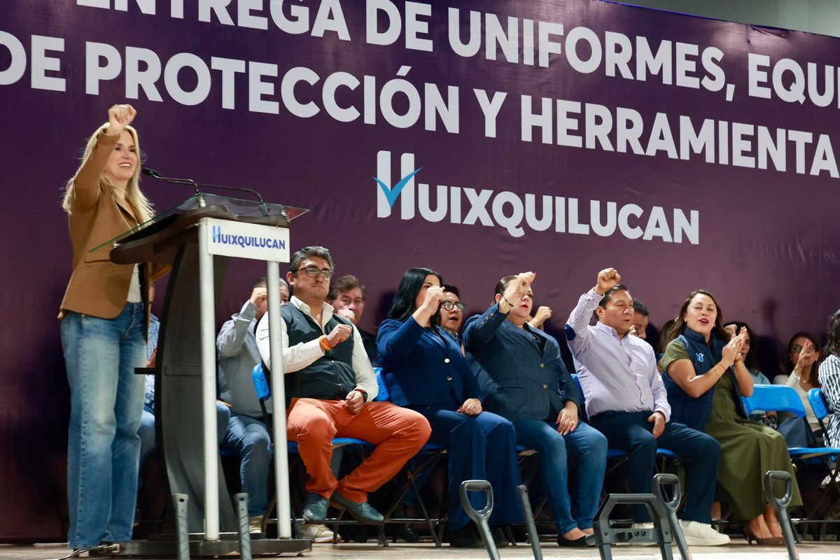 NDP_Noticias's tweet photo. 🧰 Más de 8 mil 600 insumos entregados en Huixquilucan. @RominaCDV dota de uniformes y herramientas al personal para un mejor servicio a la ciudadanía. ✅

🔗 https://t.co/7QIx1JSY3K 🌐

#ServiciosDeCalidad #CompromisoConLaGente https://t.co/k8ebXeMB7T