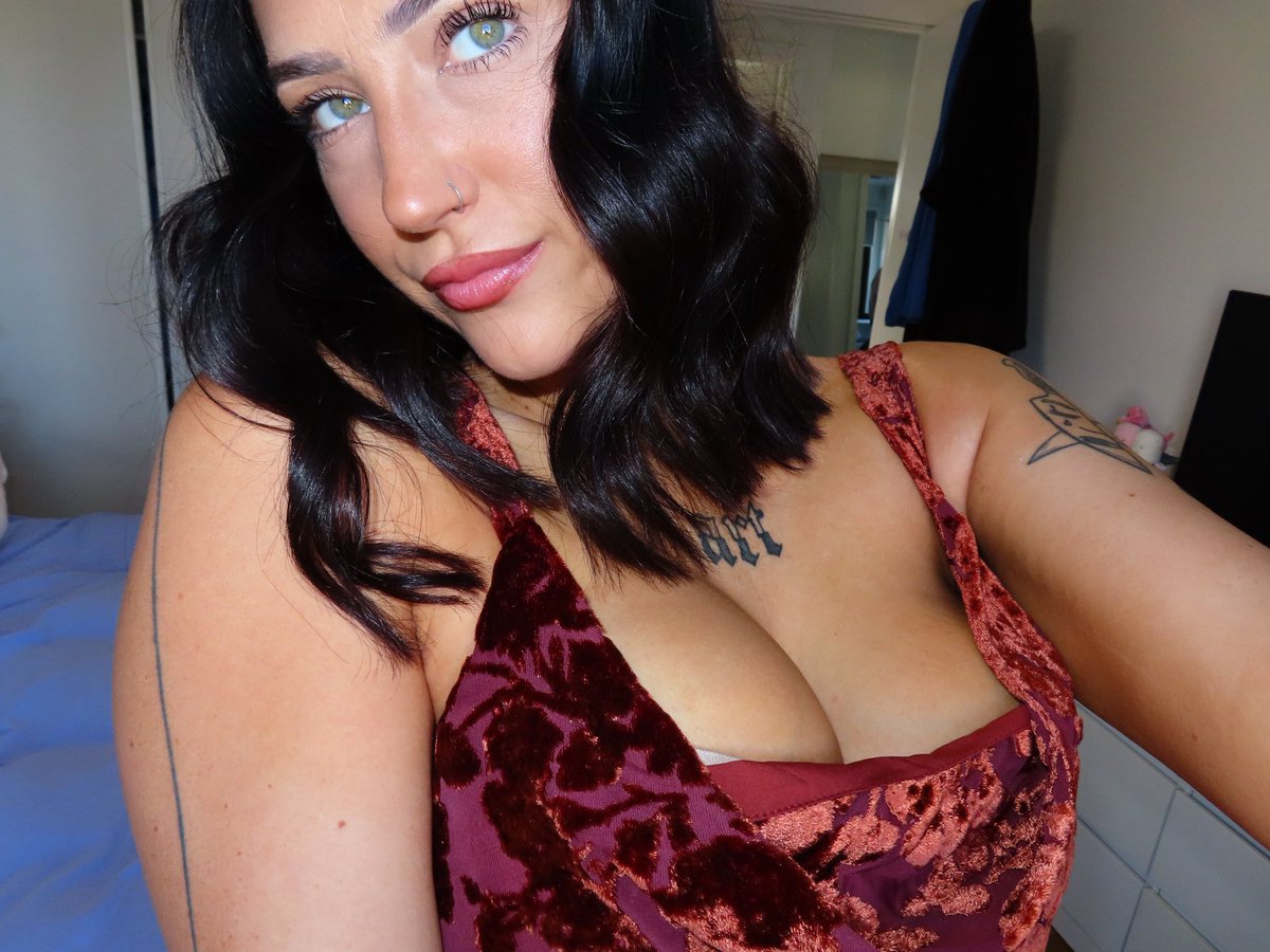 Alexaabellee's tweet photo. @madison_moorgan Smash https://t.co/KgPmt3kDJD