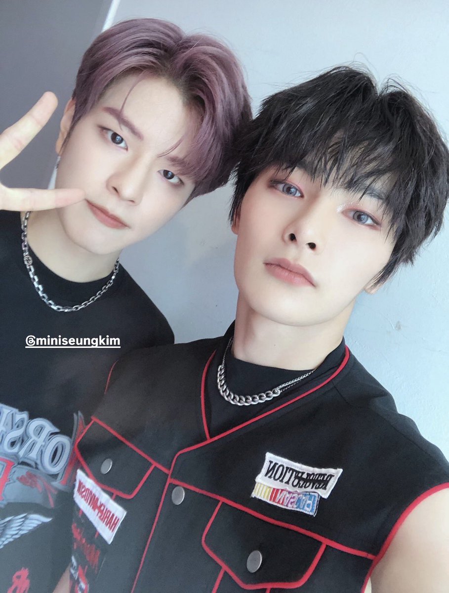 spearhyunnie2's tweet photo. seungmin on jeongin instagram story update: "seungmin hyung happy bday 💕💕" https://t.co/o3YH93ylTt