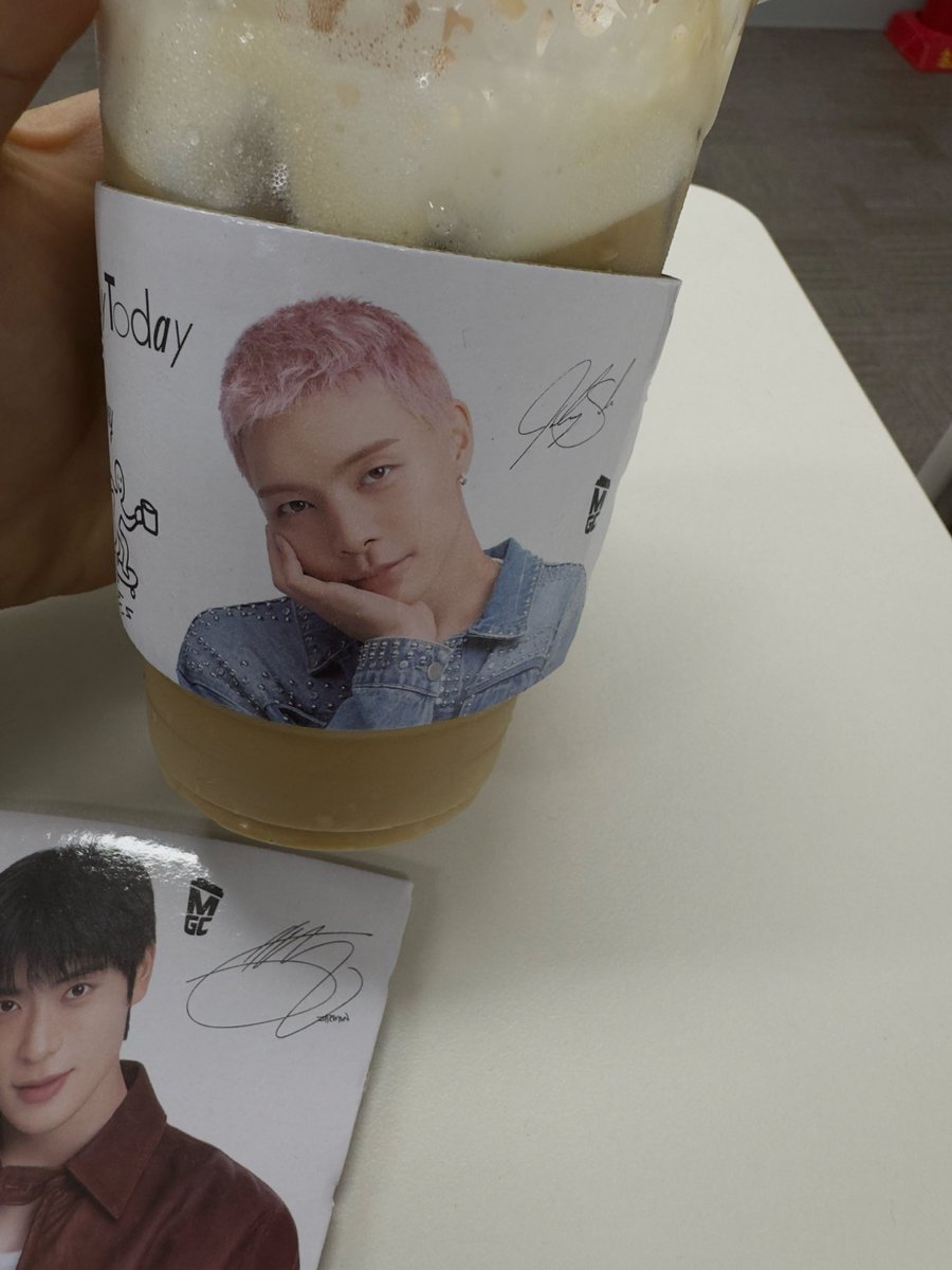 youknowILeYou's tweet photo. in my class but look at the cutiesss 😍 https://t.co/Q6udQSW6mI