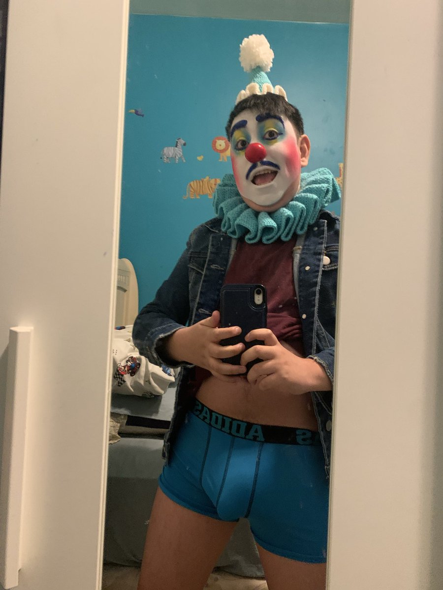 FoolFrobo99587's tweet photo. Look at this dumb clown in his undies
#clown #clownboy #gayclown #fag https://t.co/ggvKJF40K2