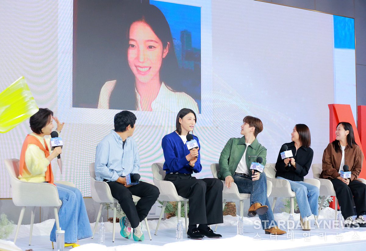 FIMBASE's tweet photo. KAZUHA of LE SSERAFIM has joined the Kian’s Bizarre B&amp;B Season 2 (대환장 기안장 시즌 2) press conference via Video Call 🦢🏔️

#KAZUHA #카즈하
#LE_SSERAFIM #르세라핌 https://t.co/dMN9tm6mK3