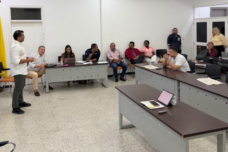 LeytonBarrios_'s tweet photo. #AEstaHora seguimos reunidos, revisando lo que hemos avanzado y definiendo juntos los caminos para seguir fortaleciendo nuestra @udeatlantico.

Para construir la universidad que queremos, debemos generar espacios de autoevaluación, diálogo y proyección institucional. https://t.co/KQs1MxSppO