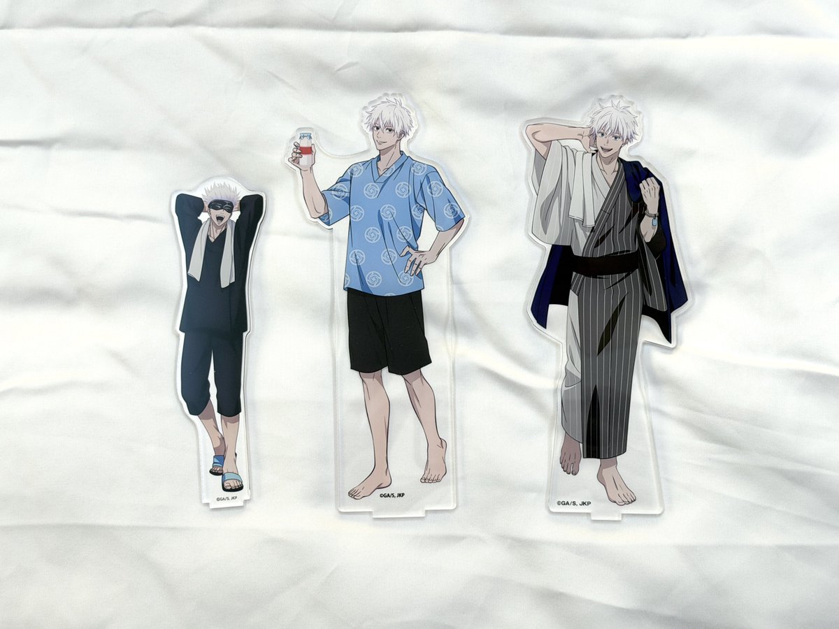 aoharujo's tweet photo. collected all raku spa standees 🫶 https://t.co/Ax4XABh2nM