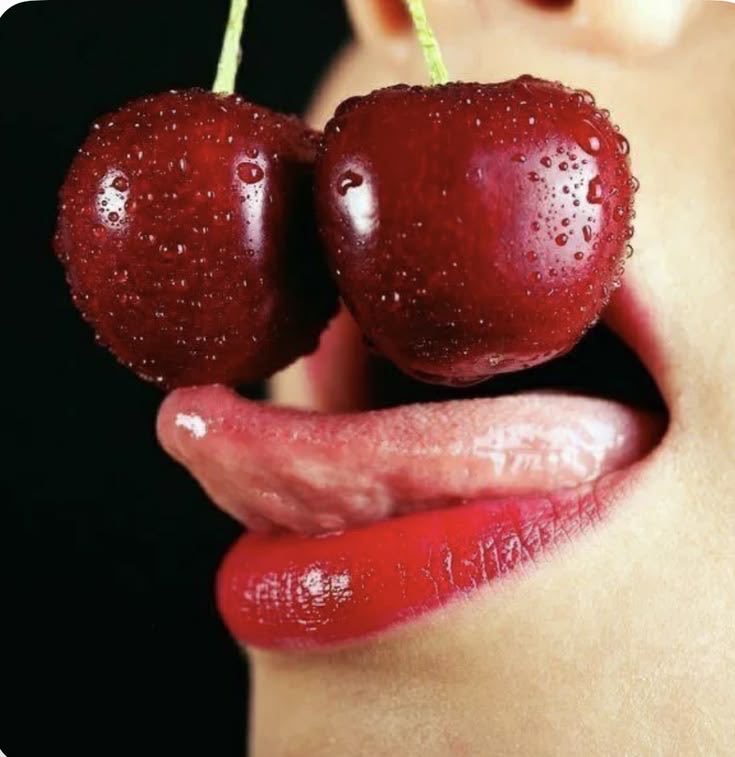 Azraw2i's tweet photo. ¿Puedo chuparte las tetas?? 

#lesbianas #wlw #les #女同 #lesbians https://t.co/zCOo8PAFDA