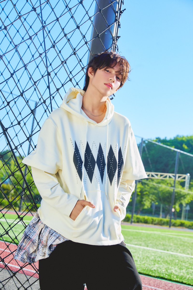 iammay42's tweet photo. My Shining Star ✨! You literally became my Shining Star when I'm on my darkest days and help me healed. Thank you for existing and may your dream and aspirations do come true.
**J13
Where JL Goes, We Remain
#JLWrappedInLove
#JL #제이엘
#HouseOfKims
#KimFamily https://t.co/Xb78idDhgd