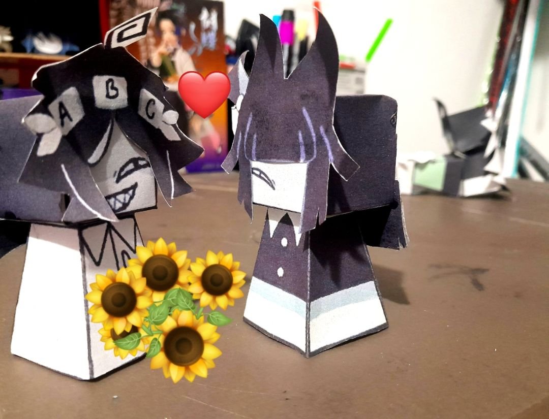 Aliceumgz's tweet photo. FELIZ DÍA <33 🌻🌻💛💛✨✨( No pregunte qué está pasando allá a fondo 👀👀) #FPE #Missthave #Missbloomie #floresamarillas https://t.co/DN2utingqT