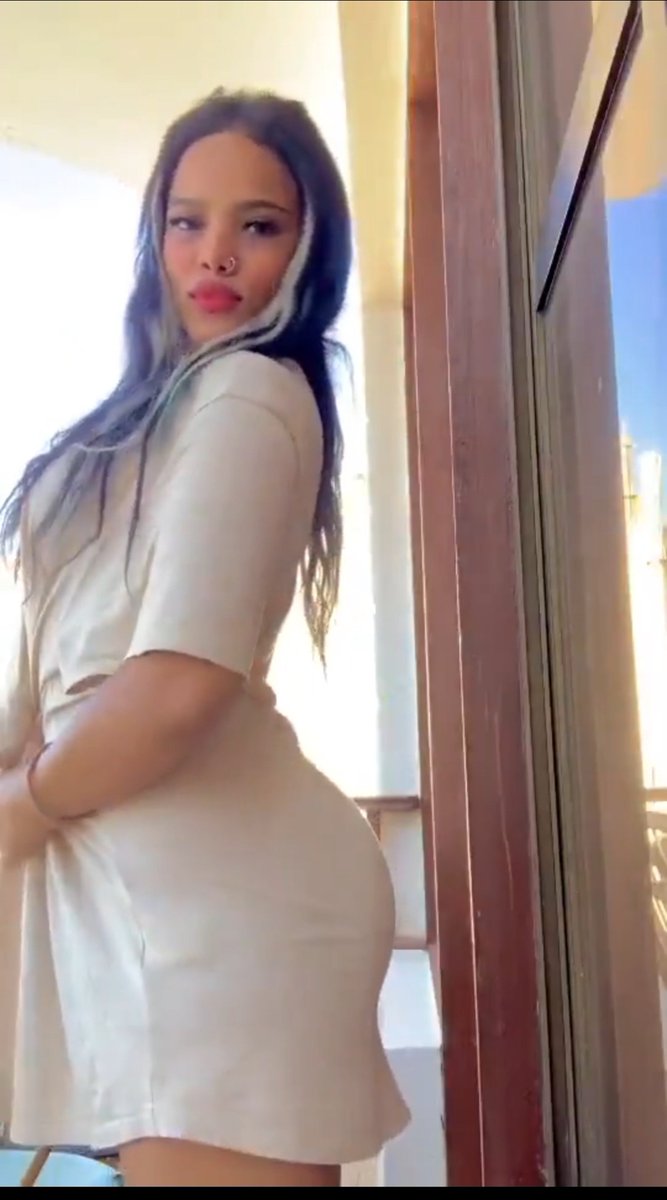 fnanat00's tweet photo. الي مستغرب لبونة و شرمطة اللبوة ليلي دلوقتي يبقى مشفهاش زمان حرفيا الي بتعمله دلوقتي ربع الي الكانت بتعمله زمان https://t.co/V37SNyFiKm